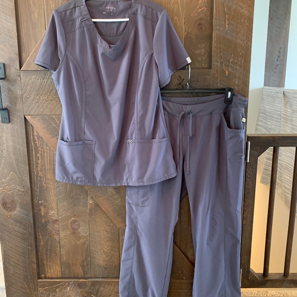 Cherokee Infiniti Scrub Set